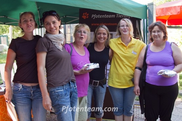 Sonntag, 3.07.2011: Das Pfotenteam im Tierheim Weil am Rhein